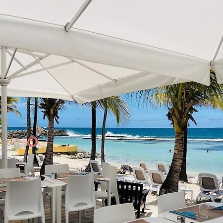 Tres Bel Appartement Avec Vue Mer, Acces Direct A La Plage Et Piscine Surveillee Saint-Francois  Kültér fotó