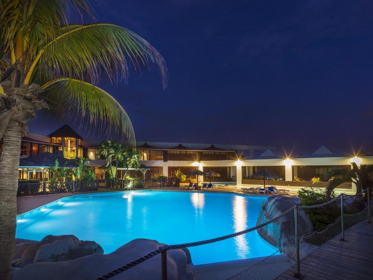 Tres Bel Appartement Avec Vue Mer, Acces Direct A La Plage Et Piscine Surveillee Saint-Francois  Kültér fotó