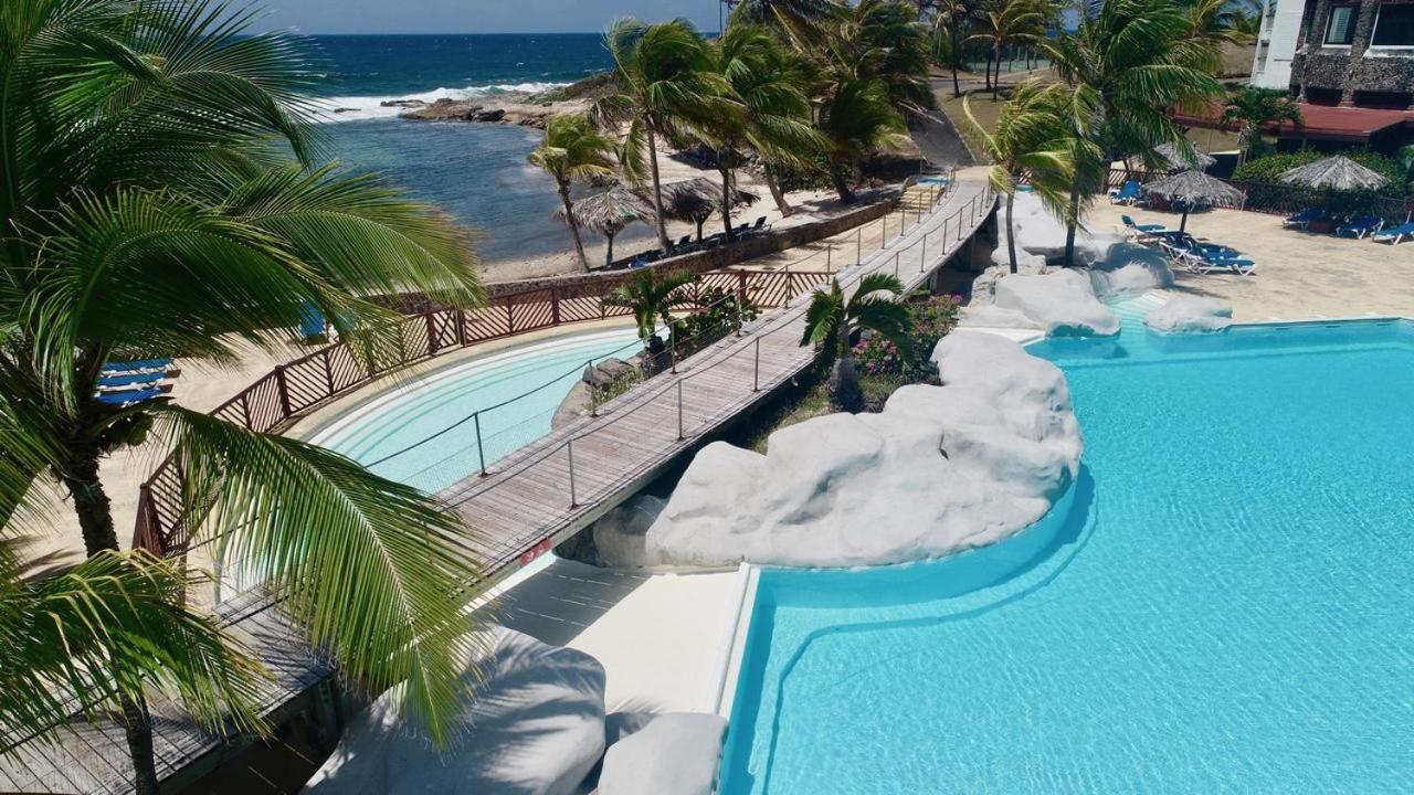 Vue Mer & Acces Direct A La Plage Avec Magnifique Piscine Surveillee Par Un Maitre Nageur Saint-Francois  Kültér fotó