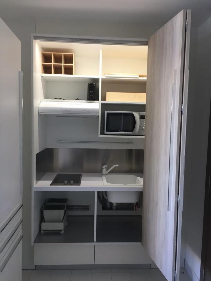 Tres Bel Appartement Avec Vue Mer, Acces Direct A La Plage Et Piscine Surveillee Saint-Francois  Kültér fotó
