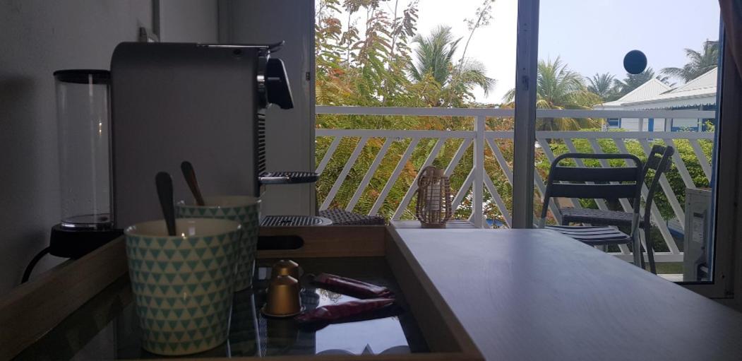 Tres Bel Appartement Avec Vue Mer, Acces Direct A La Plage Et Piscine Surveillee Saint-Francois  Kültér fotó